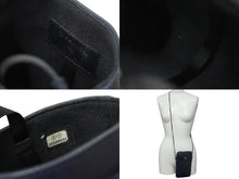 Load image into Gallery viewer, CHANEL シャネル フォンケース チェーンショルダーバッグ 25番台 ネイビー シルバー金具 美品 中古 61692