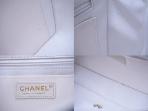 新品同様 CHANEL シャネル ショルダーバッグ マトラッセ ココマーク 31番台 ホワイト ベージュ レザー ゴールド金具 中古 61769