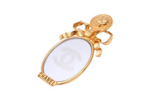 Load image into Gallery viewer, CHANEL シャネル ココマーク ミラー リボン ヴィンテージ ブローチ ゴールド アクセサリー レディース 小物 美品 中古 61779