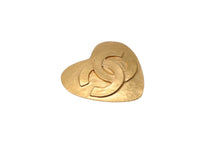 Load image into Gallery viewer, 極美品 CHANEL シャネル ヴィンテージ ココマーク ハートブローチ 95P ゴールド GP 中古 61780