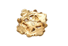 Load image into Gallery viewer, CHANEL シャネル カラーストーン ゴールド ブローチ 94A グリーン レッド ゴールド金具 アクセサリー 美品 中古 61781