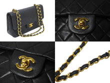 Load image into Gallery viewer, CHANEL シャネル Wフラップ マトラッセ チェーン ショルダーバッグ 23cm 1番台 ラムスキン ブラック ゴールド金具 美品 中古 61782