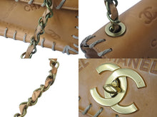 Load image into Gallery viewer, CHANEL シャネル ココマーク ベースボールステッチ エンボス ショルダーバッグ 2番台 ブラウン ゴールド金具 美品 中古 61783