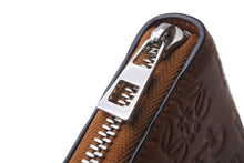 Load image into Gallery viewer, 極美品 LOEWE ロエベ 長財布 170周年 シグネチャー ラウンドジップ アナグラム エンボス加工 ブラウン レザー 中古 61816