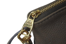 画像をギャラリービューアに読み込む, 極美品 LOUIS VUITTON ルイヴィトン セレネ モノグラムマヒナ ポーチ ベージュ ゴールド金具 フランス製 中古 61820