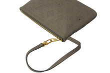 画像をギャラリービューアに読み込む, 極美品 LOUIS VUITTON ルイヴィトン セレネ モノグラムマヒナ ポーチ ベージュ ゴールド金具 フランス製 中古 61820