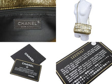 Load image into Gallery viewer, CHANEL シャネル ココマークパッチワーク CCチェーンショルダーバッグ ゴールド シルバー金具 12番台 総柄 美品 中古 61824