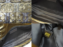 Load image into Gallery viewer, CHANEL シャネル ココマークパッチワーク CCチェーンショルダーバッグ ゴールド シルバー金具 12番台 総柄 美品 中古 61824