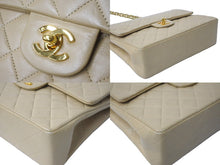 Load image into Gallery viewer, CHANEL シャネル フラップ ショルダーバッグ ラムスキン 0番台 中マトラッセ 25cm 縦長 ゴールド金具 ベージュ 中古 61838
