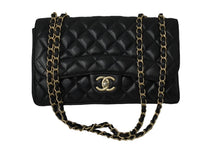 Load image into Gallery viewer, 極美品 CHANEL シャネル チェーンショルダーバッグ シングルフラップ ウェーブ マトラッセ25 21番台 ラムスキン ブラック ゴールド金具 中古 61840