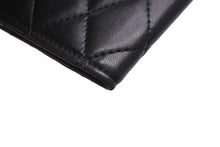 Load image into Gallery viewer, CHANEL シャネル パスポートケース 14番台 ココマーク ラムスキン ブラック シルバー金具 内側下部切れあり 良品 中古 61932