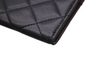 Load image into Gallery viewer, CHANEL シャネル パスポートケース 14番台 ココマーク ラムスキン ブラック シルバー金具 内側下部切れあり 良品 中古 61932