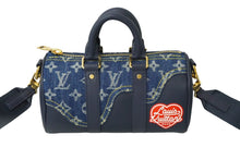 Load image into Gallery viewer, 極美品 LOUIS VUITTON ルイ ヴィトン × NIGO コラボ キーポルXS ハンドバッグ ストラップ付 M81011 モノグラム ドリップ 中古 61942