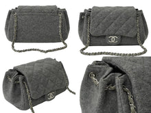 Load image into Gallery viewer, CHANEL シャネル チェーンショルダーバッグ ココマーク マトラッセ 10番台 2006年 フェルト ウール グレー 美品 中古 61949