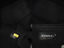 Load image into Gallery viewer, CHANEL シャネル チェーンショルダーバッグ ココマーク マトラッセ 10番台 2006年 フェルト ウール グレー 美品 中古 61949