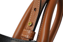 Load image into Gallery viewer, 新品同様 CELINE セリーヌ ショルダーバッグ ミニ バーティカル トリオンフ キャンバス 194372BZK.04LU ロゴプリント 中古 61959
