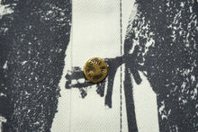 Load image into Gallery viewer, LOUIS VUITTON ルイヴィトン ショートスリーブデニムシャツ RM231 X48 HOS73W コットン ホワイト ゴールド金具 良品 中古 62049