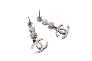 CHANEL シャネル ピアス ココマーク F21B刻印 シルバー ラインストーン メタル 両耳用 5.6g フランス製 美品 中古 62067