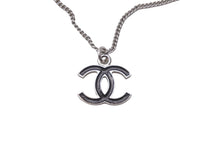 Load image into Gallery viewer, CHANEL シャネル ネックレス ココマーク 07V刻印 全長43.5cm 5.8g リバーシブル ブラック シルバー メタル 美品 中古 62072