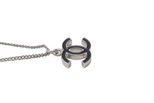 Load image into Gallery viewer, CHANEL シャネル ネックレス ココマーク 07V刻印 全長43.5cm 5.8g リバーシブル ブラック シルバー メタル 美品 中古 62072