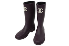 Load image into Gallery viewer, CHANEL シャネル ロング レイン ブーツ パープル ラバー ココマーク ロゴ 22A シューズ 靴 G38355 サイズ38 美品 中古 62101