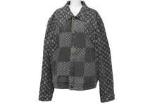 Load image into Gallery viewer, LOUIS VUITTON ルイヴィトン × NIGO ニゴー コラボ ジャイアントダミエウェーブス デニムジャケット モノグラム 54 美品 中古 62102