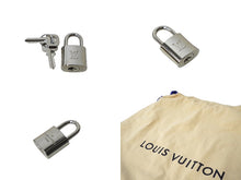 Load image into Gallery viewer, LOUIS VUITTON ルイヴィトン キーポル バンドリエール 50 ボストンバッグ M55814 エピ プラージュ クリア ホワイト 美品 中古 62110