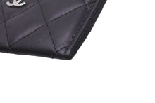 Load image into Gallery viewer, CHANEL シャネル カードケース ココマーク ランダム番台 ラムスキン キルティング ブラック バーガンディ 美品 中古 62122