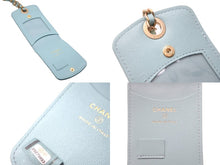Load image into Gallery viewer, CHANEL シャネル ラゲージタグ カードケース パスケース 29番台 ココマーク ブルー ラムスキン ゴールド金具 美品 中古 62124