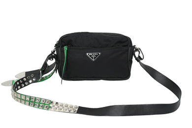 PRADA プラダ ショルダーバッグ トライアングルロゴ スタッズ ナイロン ブラック グリーン 1BC167 シルバー金具 中古 62126