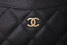 Load image into Gallery viewer, CHANEL シャネル ココマーク カードケース 18番台 キャビアスキン ブラック ゴールド金具 美品 中古 62132
