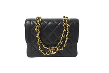 Load image into Gallery viewer, CHANEL シャネル チェーンショルダーバッグ マトラッセ ラムスキン 3番台 1995 ココマーク ブラック ゴールド金具 美品 中古 62146