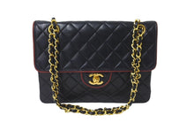 Load image into Gallery viewer, CHANEL シャネル 中マトラッセ 25 バイカラー チェーンショルダーバッグ 1番台 ブラック ボルドー ラムスキン ゴールド金具 美品 中古 62152