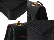 Load image into Gallery viewer, CHANEL シャネル 中マトラッセ 25 バイカラー チェーンショルダーバッグ 1番台 ブラック ボルドー ラムスキン ゴールド金具 美品 中古 62152