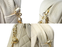 Load image into Gallery viewer, CHANEL シャネル ブリリアント 玉付き ビジューチェーンショルダーバッグ ココマーク キャビアスキン 2番台 1992年 ベージュ美品 中古 62153