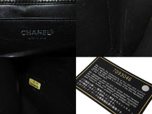 Load image into Gallery viewer, CHANEL シャネル クラッチバッグ セカンドバッグ 7番台 NO.5 ココマーク マドモアゼル パテントレザー エナメル 美品 中古 62155