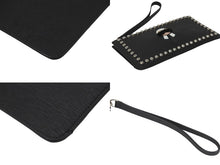 画像をギャラリービューアに読み込む, 同様品 FENDI フェンディ カールラガーフェルド ポーチ 8M0341 PVC レザー スタッズ ブラック シルバー金具 中古 62176 