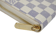 画像をギャラリービューアに読み込む, 極美品 LOUIS VUITTONルイヴィトン ジッピーウォレット N41660 ダミエアズールキャンバス 長財布 ホワイト ゴールド金具 中古 62181