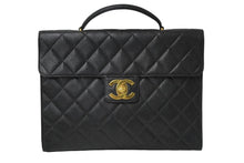 Load image into Gallery viewer, CHANEL シャネル マトラッセ ブリーフケース ビジネスバッグ キャビアスキン 2番台 ココマーク ゴールド金具 美品 中古 62193