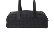 Load image into Gallery viewer, CHANEL シャネル ハンドバッグ ニュートラベルライン ココマーク 9番台 2005年 ナイロン ブラック ゴールド金具 美品 中古 62195