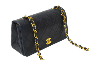 CHANEL シャネル マトラッセ チェーン ショルダーバッグ 19cm 1番台 ラムスキン フルフラップ ネイビー ゴールド金具 美品 中古 62198