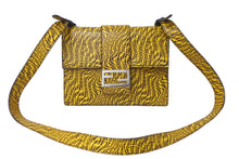 Load image into Gallery viewer, FENDI フェンディ ショルダーバッグ ズッカ柄 7VA524 AFSY F03BH レザー プリント ブラック イエロー シルバー金具 美品 中古 62199