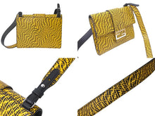 Load image into Gallery viewer, FENDI フェンディ ショルダーバッグ ズッカ柄 7VA524 AFSY F03BH レザー プリント ブラック イエロー シルバー金具 美品 中古 62199