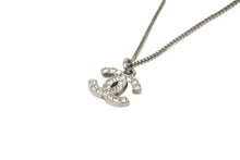 Load image into Gallery viewer, CHANEL シャネル ココマーク ラインストーン ネックレス 08V シルバー メタル アクセサリー 美品 中古 62210