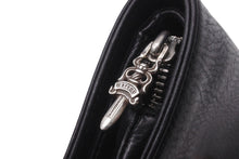 Load image into Gallery viewer, 極美品 CHROME HEARTS クロムハーツ JOEY SCRLL LBL HVY WT ジョーイ ウォレット 二つ折り財布 ダガー ジップ スクロール 中古 62223