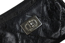 Load image into Gallery viewer, CHANEL シャネル 2.55 カードケース 11番台 キルティング カーフスキン ブラック ロゴ シルバー金具 美品 中古 62225