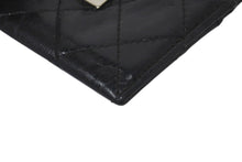 Load image into Gallery viewer, CHANEL シャネル 2.55 カードケース 11番台 キルティング カーフスキン ブラック ロゴ シルバー金具 美品 中古 62225