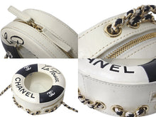 Load image into Gallery viewer, CHANEL シャネル クルーズライン ショルダーバッグ 浮き輪モチーフ AS0209 26番台 2018年 オフホワイト ブラック 美品 中古 62247
