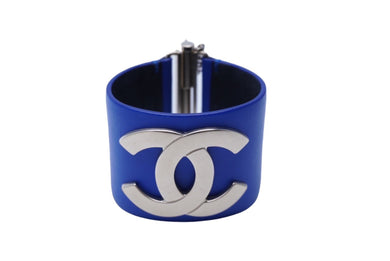 極美品 CHANEL シャネル バングル ブレスレット ココマーク レディース Sサイズ レザー ブルー ゴールド金具 中古 62252