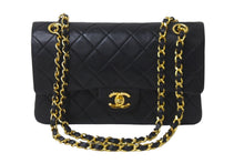 Load image into Gallery viewer, CHANEL シャネル Wフラップ マトラッセ チェーン ショルダーバッグ 23cm 1番台 ラムスキン ブラック ゴールド金具 美品 中古 62277